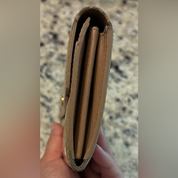 Authentic - Louis Vuitton Dune Vernis Sarah Wallet #4 - Picture 14 of 15